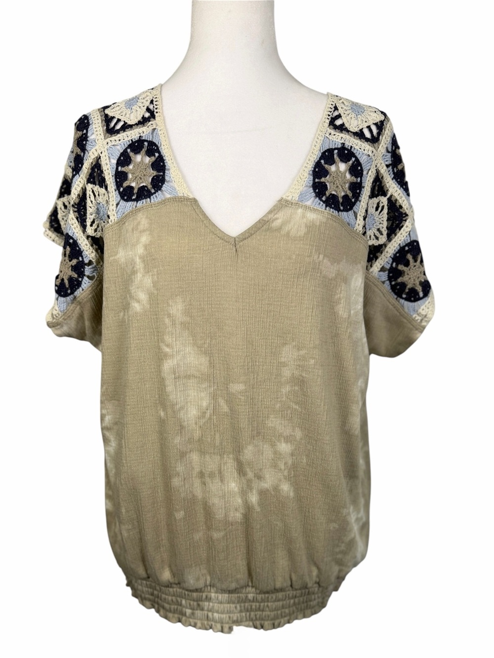 Cato Tan Tie-Dye V-Neck Tunic with Crochet-Trimmed Shoulders Size L Boho Chic